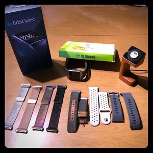 Fitbit ionic bundle. Over 400$ value !
